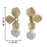 Retro Deformation Flower Earrings for Women Fashion Flat Imitation Pearl Drop Earrings Party European Jewelry Accessories