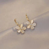 New Luxury White Zircon Flower Drop Earrings for Women Fashion Exquisite Sweet Temperament Girls Jewelry Gift Wholesale