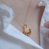 Gold Plated Shell Charm Necklace For Young Woman Sweet Party Wedding Jewelry Freshwater Pearl Shell Pendant Choker Gift For Her