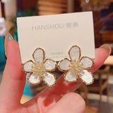 Korea New Jewelry Exaggerated White Acrylic Zircon Flower Earrings Elegant Women Design Fashion Wedding Party Accessories