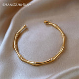 NEW 1 Simple White Shellfish Board Bend Metal Geometric Overlap Acetic Resin Open Bangle for Women Girls Jewellery