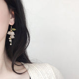 Sweet temperament small fresh white lily of the valley flower earrings elegant and gentle earrings